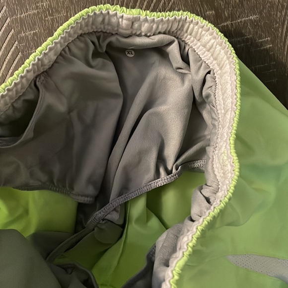 Nike shorts - Picture 3 of 4